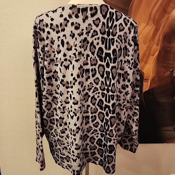 Quacker Factory 2X Sweater Gray Black White Button Animal Print Rhinestones - Picture 5 of 10